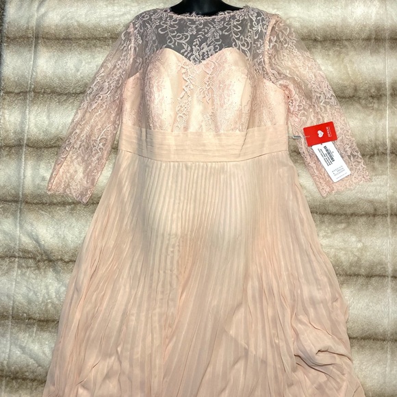 JJ’s House A-Line Scoop Neck Ankle - Length Dress with Pleated - Picture 8 of 17